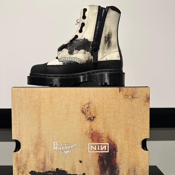 Martens Nine inch Nails 1460 Nine Inch Nails Leather lace up boots
